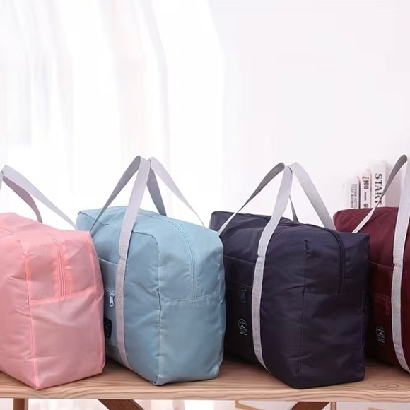 NWT Wind Blows River Flows created by travel bag in pink. - Picture 4 of 9